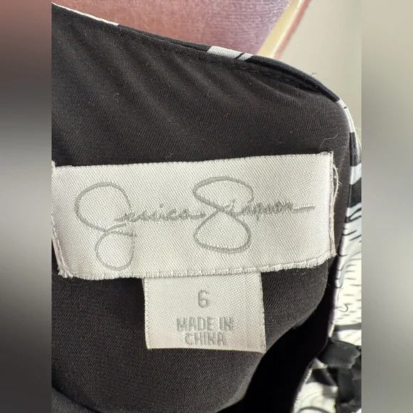 EUC Jessica Simpson One Shoulder Dress - Picture 8 of 8